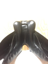 Load image into Gallery viewer, 17.5&quot; Frank Baines Encore Dressage Saddle
