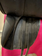 Load image into Gallery viewer, 18.5&quot; Pegasus Michael Dressage Saddle
