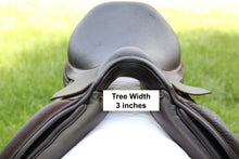 Load image into Gallery viewer, Pegasus Whitney Jumping Saddle - Junior &amp; Adult
