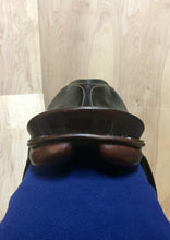 Load image into Gallery viewer, 17.5&quot; Passier Dressage Saddle
