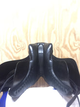 Load image into Gallery viewer, 17&quot; Passier Black Dressage Saddle Rebuilt with extra short panels!
