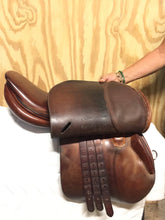 Load image into Gallery viewer, 17&quot; Butet Close Contact Jumping Saddle
